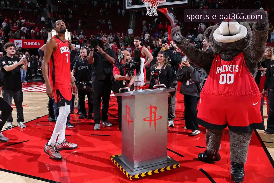 火箭主场大胜尼克斯：一场攻防节奏的深度解析